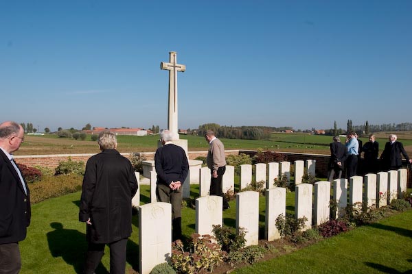 The visit to the Spanbroekmolen CWGC by the Combined Irish Regiments Association October 2007